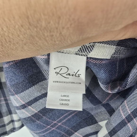 Rails blue pink plaid button down long sleeve shirt size Large - Picture 4 of 6